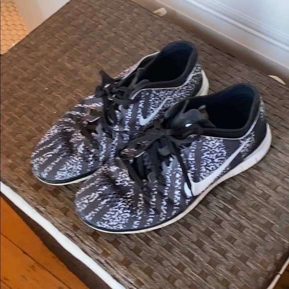 patterned tennis shoes